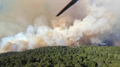 El fuego sigue afectando al Parque Nacional Nahuel Huapi 