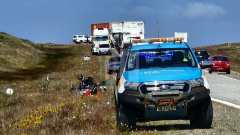 Un viajero en motocicleta fallece tras impactar contra guardarrail en la ruta 3 