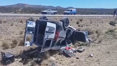 Increíble accidente en Santa Cruz: causó un triple choque en la ruta, siguió con tres ruedas, volcó, pidió que lo lleven a una playa y se fugó  