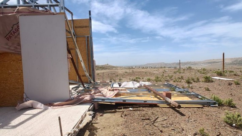 Entes provinciales asisten a la poblacin ante el temporal de fuertes vientos