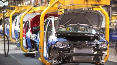 La producción de autos cayó más del 17% durante 2024