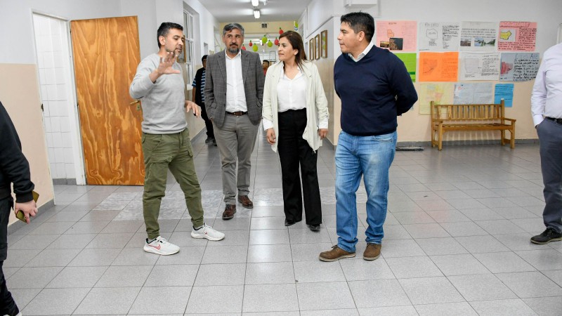 Vidal en la previa de la reunin con ADOSAC: "Desde el gobierno insistimos y seguimos trabajando para fortalecer la educacin pblica"