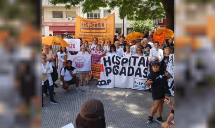 Organizaciones realizaron "abrazo a la salud pblica" para exigir al Gobierno nacional entrega inmediata de medicacin a pacientes oncolgicos 