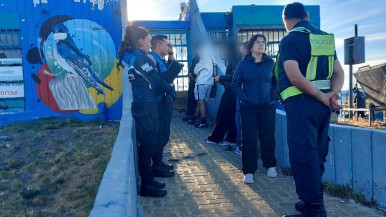 Tres jóvenes demorados por tenencia de drogas en Río Gallegos