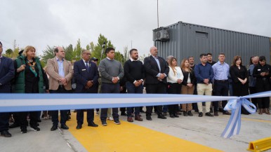 Claudio Vidal inauguró el nuevo edificio de la Infantería en Caleta Olivia 