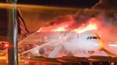 Pánico en Corea del Sur: un avión se prendió fuego antes de despegar