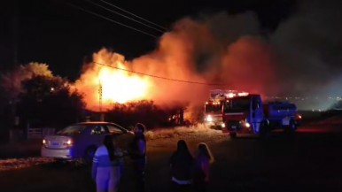 Voraz incendio en Río Gallegos durante la madrugada 